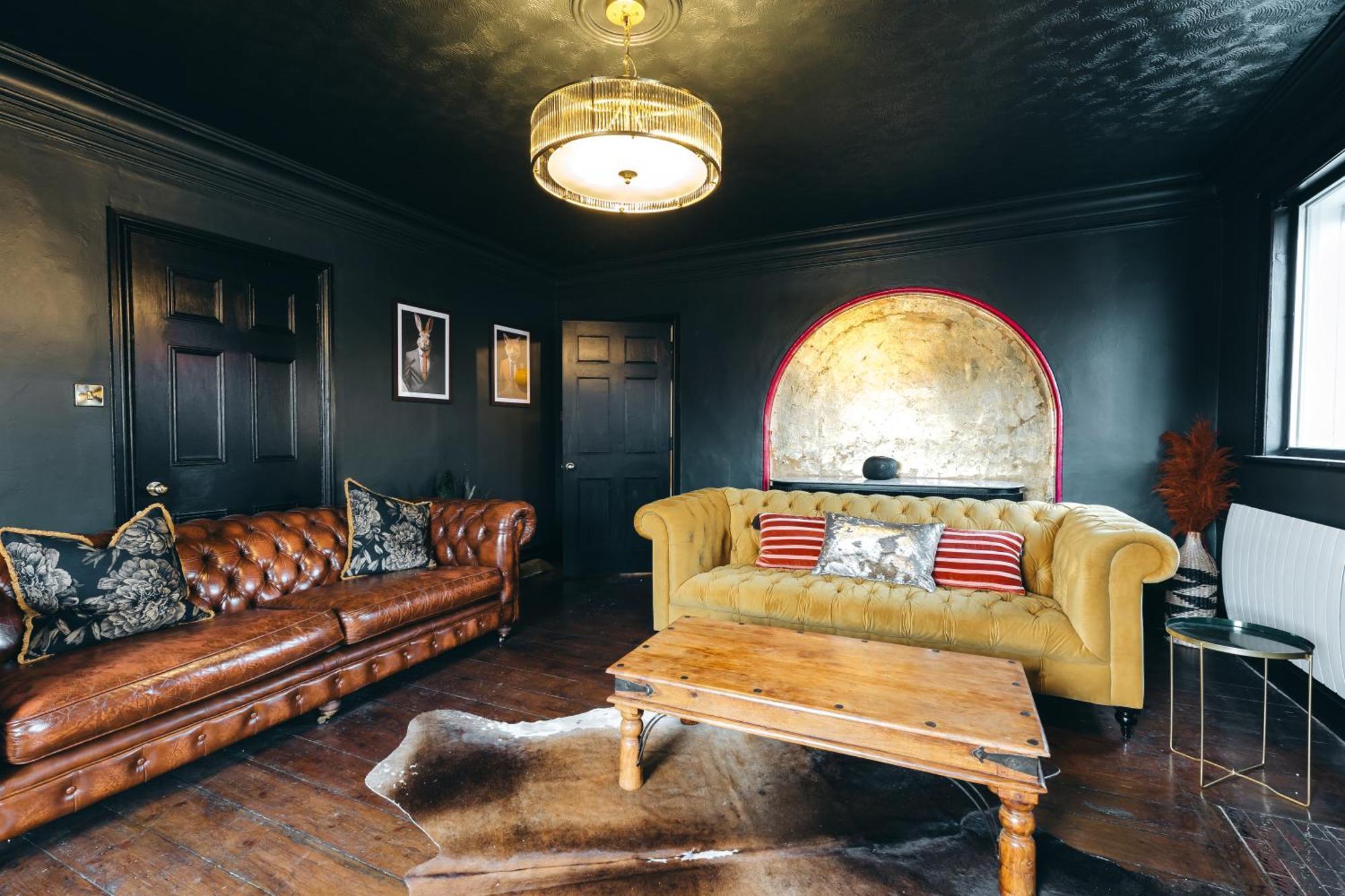 House With A Cinema And Games Room, Sleeps 17 Шрусбери Экстерьер фото