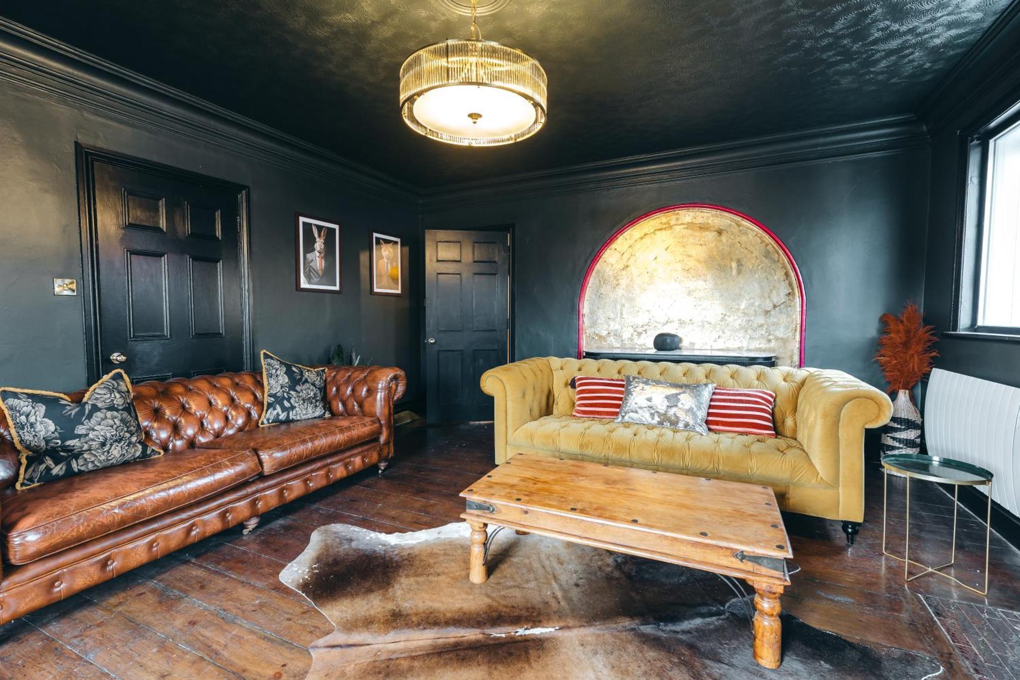 House With A Cinema And Games Room, Sleeps 17 Шрусбери Экстерьер фото